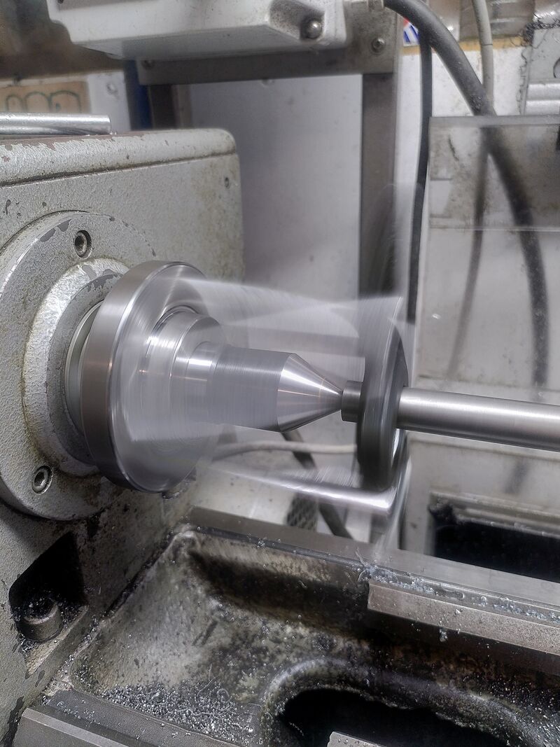 Spinning at speed, the spindle end in action